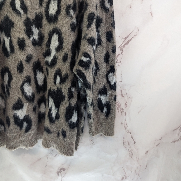 World Market Sweater Womens Oversized Brown Leopard Cheetah Tunic Pullover - Picture 4 of 11